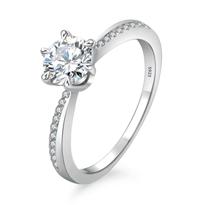 Bague de fiançailles et de mariage unisexe S925 de luxe plaquée or 14 carats avec six griffes, tige incurvée et pierres latérales pavées - Product Image 1