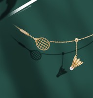 Collier Raquette de Badminton Plaqué Or 18K Résistant au Ternissement Longue Durée, Design Scintillant avec Perle, Style Sportif Tendance