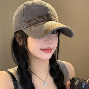 Casquette de baseball rétro américaine pour femme, style vieilli avec lettres, petite visière large et dessus souple - Product Image 4