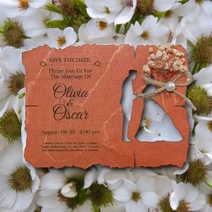 Invitación de Boda Rectangular de Madera Hecha a Medida con Tallado Floral y Tema de Flores Eternas - Product Image 5