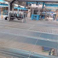 Caillebotis métallique dentelé soudé galvanisé à chaud antidérapant, haute résistance pour passerelles industrielles