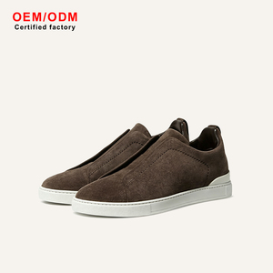 Chaussures de luxe pour hommes en daim de vache brillant, style slip-on, marron foncé, semelle en caoutchouc blanc, confortables, imperméables, minimalistes - Product Image 1