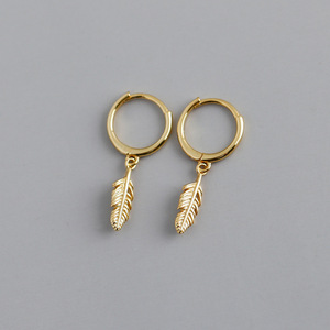 Bán buôn thiết kế mới 925 sterling Silver mạ vàng lông Hoop thả bông tai - Product Image 5