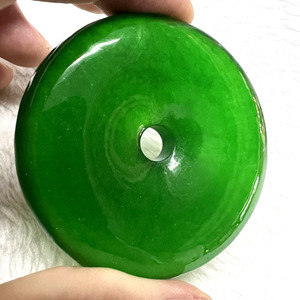 थोक म्यांमार पारदर्शी ग्रीन Jadeite जेड डोनट लटकन हाथ नक्काशीदार पत्थर गहने लटकता हुआ के लिए DIY सामान - Product Image 4