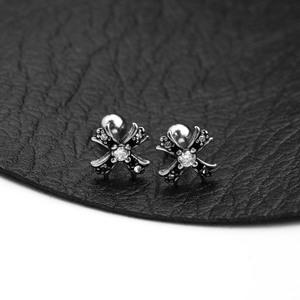 Boucles d'oreilles clous géométriques en argent plaqué, design populaire, unisexe, en acier inoxydable, bijoux tendance, luxe léger et raffiné - Product Image 5