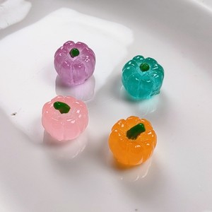 Matériaux de décoration d'Halloween : Petits ornements en résine de citrouille démoniaque, accessoires DIY de citrouille et de maïs phosphorescents - Product Image 4