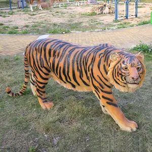 Venta al por mayor vida tamaño animales estatua decoración del jardín al aire libre figura 2022 de fibra de vidrio de tigre escultura