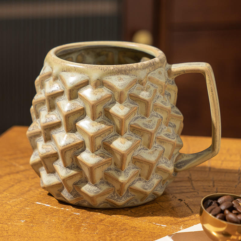 ถ้วยดินเผาลายภูเขาและทะเลทรงข้าวหลามตัด