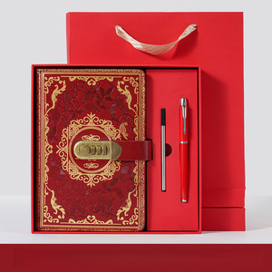 Set Regalo Vintage con Taccuino A5 con Lucchetto, <span class=keywords><strong>Penna</strong></span> e Ricarica, Raffinato ed Elegante - Product Image 1