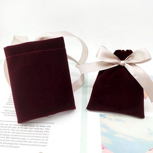 Sac en velours super doux de couleur marron avec logo personnalisé, vente en gros, sac d'emballage de bijoux en velours de luxe de haute qualité - Product Image 3