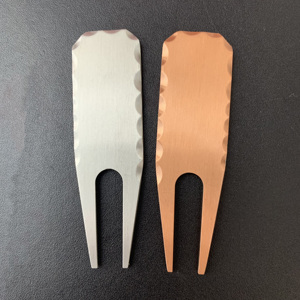 Outil de réparation de divots de golf en métal plat en gros – Outils de réparation de divots de golf - Product Image 2