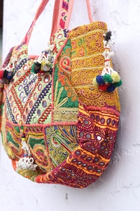 Sac à bandoulière Banjara indien brodé à la main, tendance, léger, avec doublure en coton, fermeture éclair, grande capacité, imperméable - Product Image 3