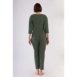 Ensemble de pyjama plissé à col rond et épaules tombantes pour femme, manches 3/4, poches, coupe 7/8 - Couleur : MEADOW - Product Image 4
