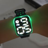 Jam Tangan LED Berkedip Lampu Malam Plastik Persegi Baru Jam Tangan Digital Jelly Pasangan Pelajar Pria dan Wanita Tren Fashion