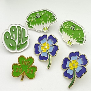 Bonito broche decorativo a granel <span class=keywords><strong>de</strong></span> Metal personalizado novedad Pin <span class=keywords><strong>de</strong></span> solapa insignia Logo esmalte suave belleza Mini corazón Patchwork insignia corazón Pin - Product Image 6