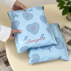 Sacs d'expédition en polyéthylène imprimés en nuage, résistants aux déchirures, pour vêtements, sacs d'expédition personnalisés, auto-scellants, polymailers bleu clair - Product Image 1