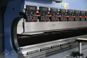 Presse plieuse hydraulique CNC fiable 110T 3200mm DA53T 4+1 axes avec <span class=keywords><strong>rideau</strong></span> lumineux de sécurité - Product Image 3