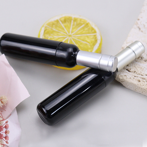 Contenant de brillant à lèvres en plastique doré en forme de bouteille de vin de 7 ml, mignon et tendance, tubes vides argentés avec bouchon à vis pour rouge à lèvres - Product Image 5