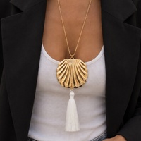 Colliers longs à pendentif en forme de coquille métallique surdimensionnée avec pompon pour femmes, style rétro, accessoires de bijoux tendance pour femmes