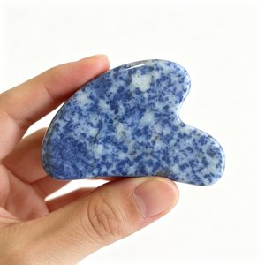 Strumento Gua Sha in Sodalite Naturale con Logo Personalizzato, Pietra di Diaspro Blu per Drenaggio Linfatico e Massaggio Facciale, Pronto per la Spedizione - Product Image 6
