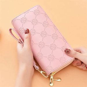 Free Sample new model <b>hot</b> sale stylish colourful big floral women <b>clutch</b> wallet top quality - Product Image 3