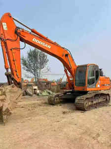 Excavadora de Orugas Doosan DX225LCA 225 Coreana Original, Bien Mantenida, de Segunda Mano, Usada en Construcción Municipal, Motor PLC, Caja de Cambios - Product Image 2