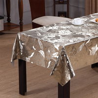 Nappe rectangulaire en PVC vinyle brossé argenté métallisé RNPT avec motif floral traînant pour les tables de réception de mariage