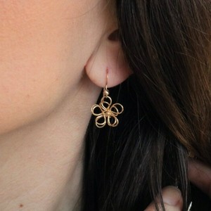 Boucles d'oreilles en fil métallique personnalisées, cadeau pour maman, boucles d'oreilles cascade dorées, bijoux, cadeau pour la fête des mères - Product Image 4