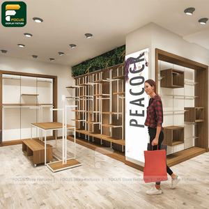 Expositor de Ropa Industrial de Acero con Columnas, Estructura para Colgar Prendas, Área de Almacenamiento Abierta - Product Image 1