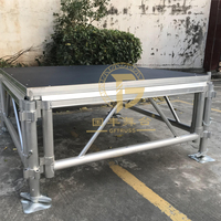 Système d'équipement de scène événementielle portable avec structure en aluminium, plateforme d'éclairage et podium