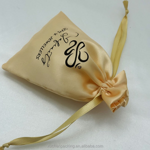 Sacs de faveur <span class=keywords><strong>en</strong></span> soie <span class=keywords><strong>pour</strong></span> les mariages, douches de bébé pochettes de bonbons <span class=keywords><strong>en</strong></span> <span class=keywords><strong>tissu</strong></span> de satin doux sac anti-poussière <span class=keywords><strong>en</strong></span> satin de <span class=keywords><strong>lavande</strong></span> - Product Image 2