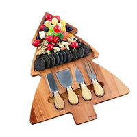 Planche de service en bois d'acacia en forme de sapin de Noël avec 4 couteaux à fromage, plateau de service divisé pour Noël, décoration de table de fête
