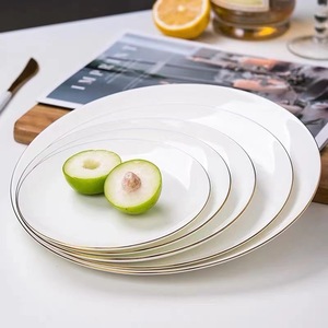 Assiettes pour réception de mariage Assiettes à bord doré Assiettes de présentation pour la décoration sur la table - Product Image 1