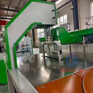 Machine à enrouler les bandes de bordure en PVC avec solution d'emballage intégrée - Product Image 5