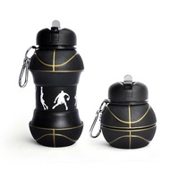 Bouteille d'eau en silicone portable anti-fuite de 550 ml pour les sports de plein air, les enfants, pliable, football/basket-ball, peut être accrochée au sac à dos