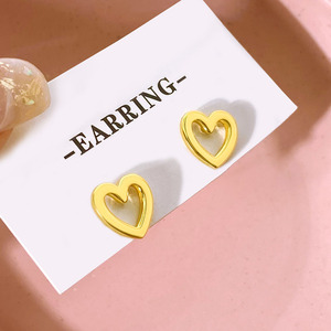 ต่างหูแบบติดหูรูปหัวใจเล็กน่ารัก ชุบทอง 18k ดีไซน์ทันสมัย คอลเลคชั่นใหม่ปี 2026 สำหรับผู้หญิง - Product Image 3