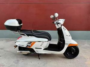 Scooter rétro Peugeot Django 150, style français classique, moto d'occasion, scooter à essence - Product Image 4