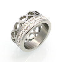 Bague de personnalité européenne et américaine en acier inoxydable, motif cercle à l'infinité porte-bonheur, double rangée de pierres taillées, tendance