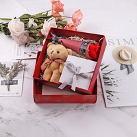 Boîte cadeau de luxe pliable en papier avec logo personnalisé boîte à bagues recyclable en feuille d'or imprimée pour l'anniversaire et la Saint-Valentin boîte à fleurs