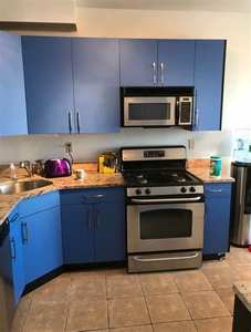 Armoires de cuisine en bois massif de pin européen personnalisables en usine, panneaux multicouches, armoires latérales pour toute la maison, armoires de salle à manger, disponibles sur demande - Product Image 2