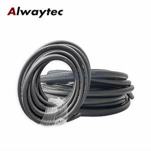 Assemblage de tuyaux en caoutchouc pour air hydraulique industriel Tuyau de conduite de carburant <span class=keywords><strong>diesel</strong></span> et <span class=keywords><strong>essence</strong></span> Tuyau flexible en caoutchouc noir Clip de fil - Product Image 2