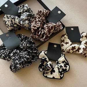 Coleteros Florales Ajustables al por Mayor, Elegantes Lazos para el Cabello, Accesorios para Mujer - Product Image 1