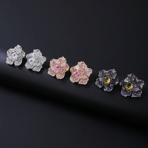 Pendientes de Botón de Flor de Circonita Cúbica de Latón de Moda para Novias, Aniversarios, Bailes de Graduación y Fiestas - Product Image 3