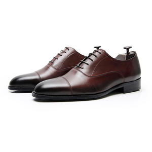 Elegant Top Grain Cowhide Oxford Shoes with Cushioned <b>Insole</b> and Breathable Lining for Gentlemen's Formal Events and Interviews - Product Image 2