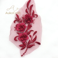 Appliques en dentelle brodée de perles et de paillettes 3D en tulle polyester et maille, motifs perlés pour robes de mariée et de cérémonie