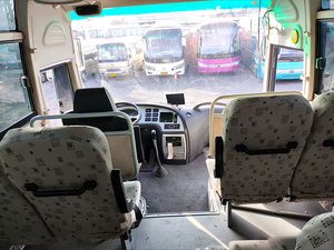 รถบัสโดยสารยี่ห้อ Yu Tong รุ่น ZK6107 แบบปรับแต่งได้ มือสอง 2+2 ที่นั่ง 45-55 ที่นั่ง พวงมาลัยซ้าย สภาพดี รถโค้ชในเมือง สำหรับแอฟริกา - Product Image 6