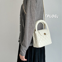 Sac seau carré à rabat brodé à motif chevrons, doublure en polyester, bandoulière chaîne, sac à main minimaliste d'inspiration coréenne