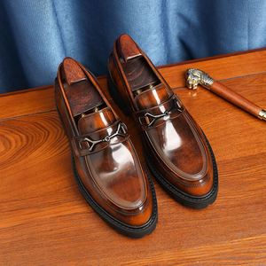 Nouvelles Chaussures Décontractées à Enfiler en Cuir Brillant de Vachette Luxe 2025 – Chaussures d'Automne Tendance pour Hommes d'Affaires, Rehaussantes et Imperméables - Product Image 3