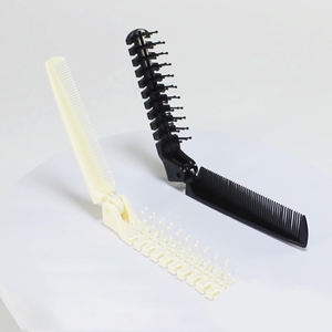 Vente en gros Peigne à cheveux pliant en plastique de type <span class=keywords><strong>V</strong></span> Peigne à cheveux pliant de voyage antistatique personnalisé - Product Image 1