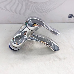 Grifo de Lavabo Shendas de 2 Manijas, Montado en el Encimera, Cromado, Estilo Moderno, 2 Orificios, Mezclador de Agua - Product Image 4